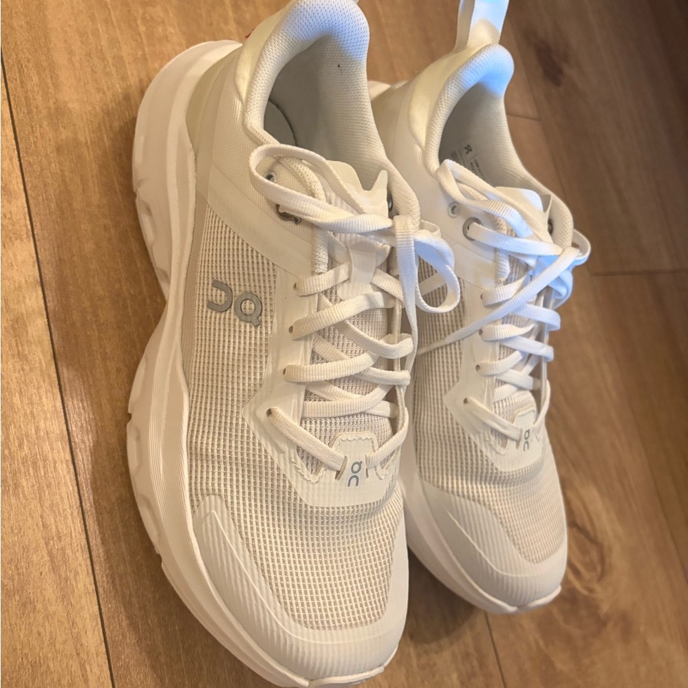 On Women's White Athletic Shoes